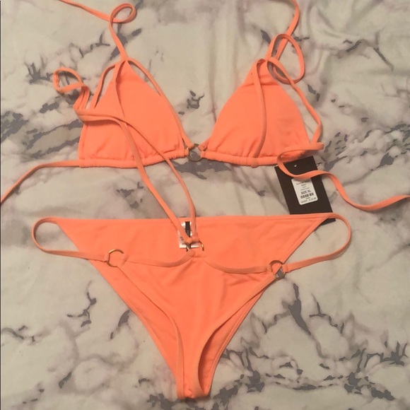 Bikini - Picture 2 of 2